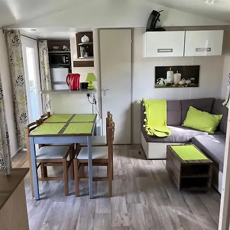 Holiday home Confortable Proche De Avec Piscine Partagee *