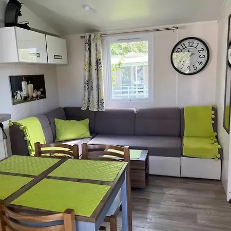 Holiday home Confortable Proche De Avec Piscine Partagee Vias