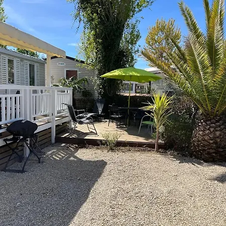 Holiday home Confortable Proche De Avec Piscine Partagee *