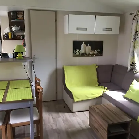 Confortable Proche De Avec Piscine Partagee Holiday home *