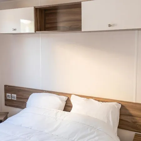 بيت للعطل Confortable Proche De Avec Piscine Partagee *