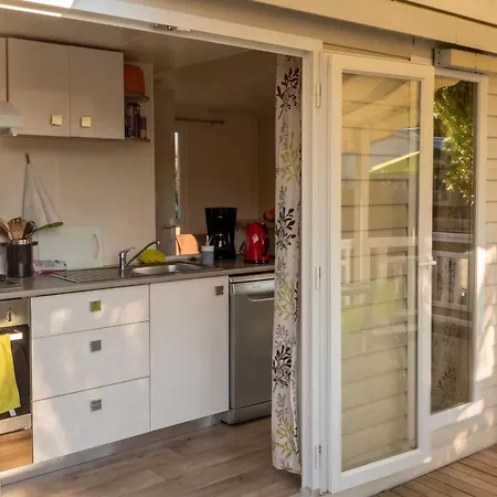 Semesterbostad Confortable Proche De Avec Piscine Partagee Vias