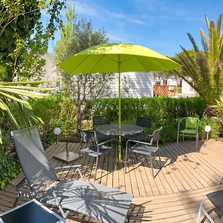 Дом отдыха Confortable Proche De Avec Piscine Partagee *