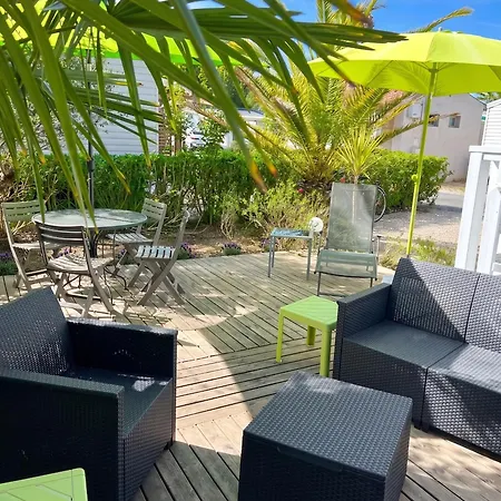 Confortable Proche De Avec Piscine Partagee *